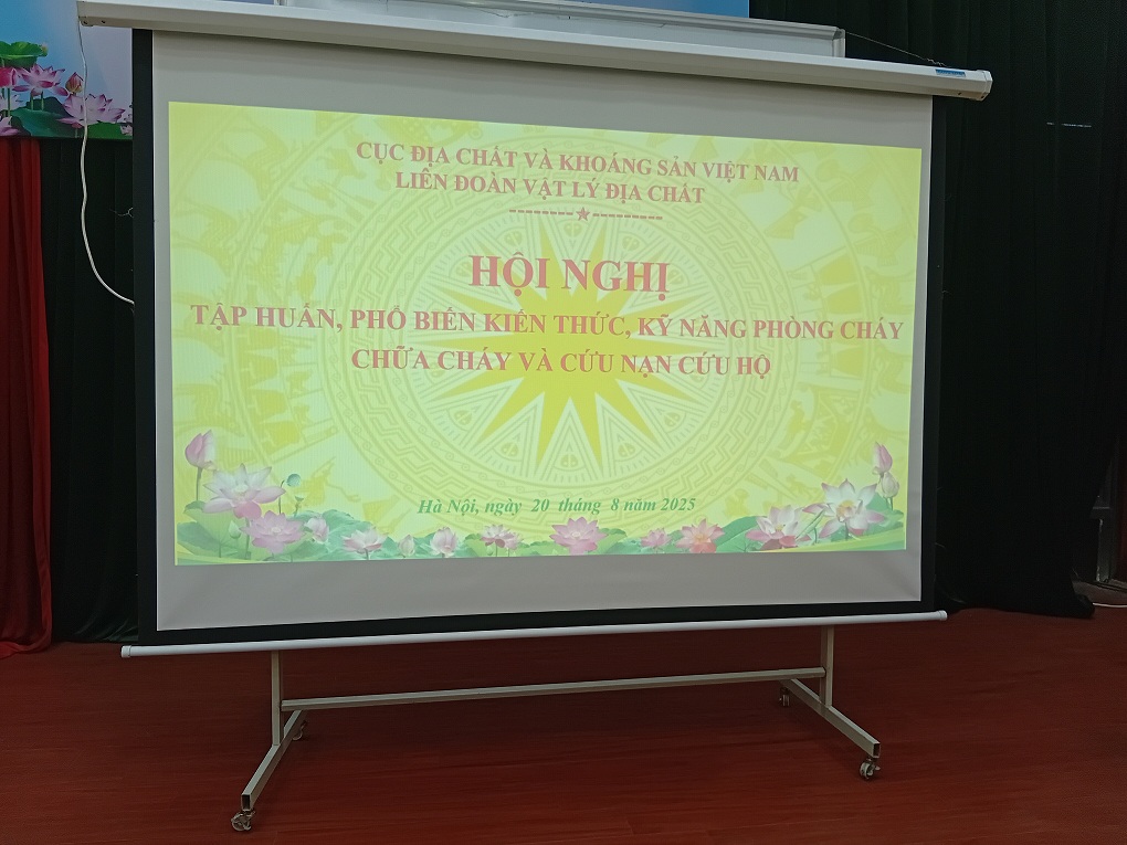 Huấn luyện và Thực tập phương án phòng cháy, chữa cháy và cứu nạn cứu hộ phối hợp cơ sở năm 2025