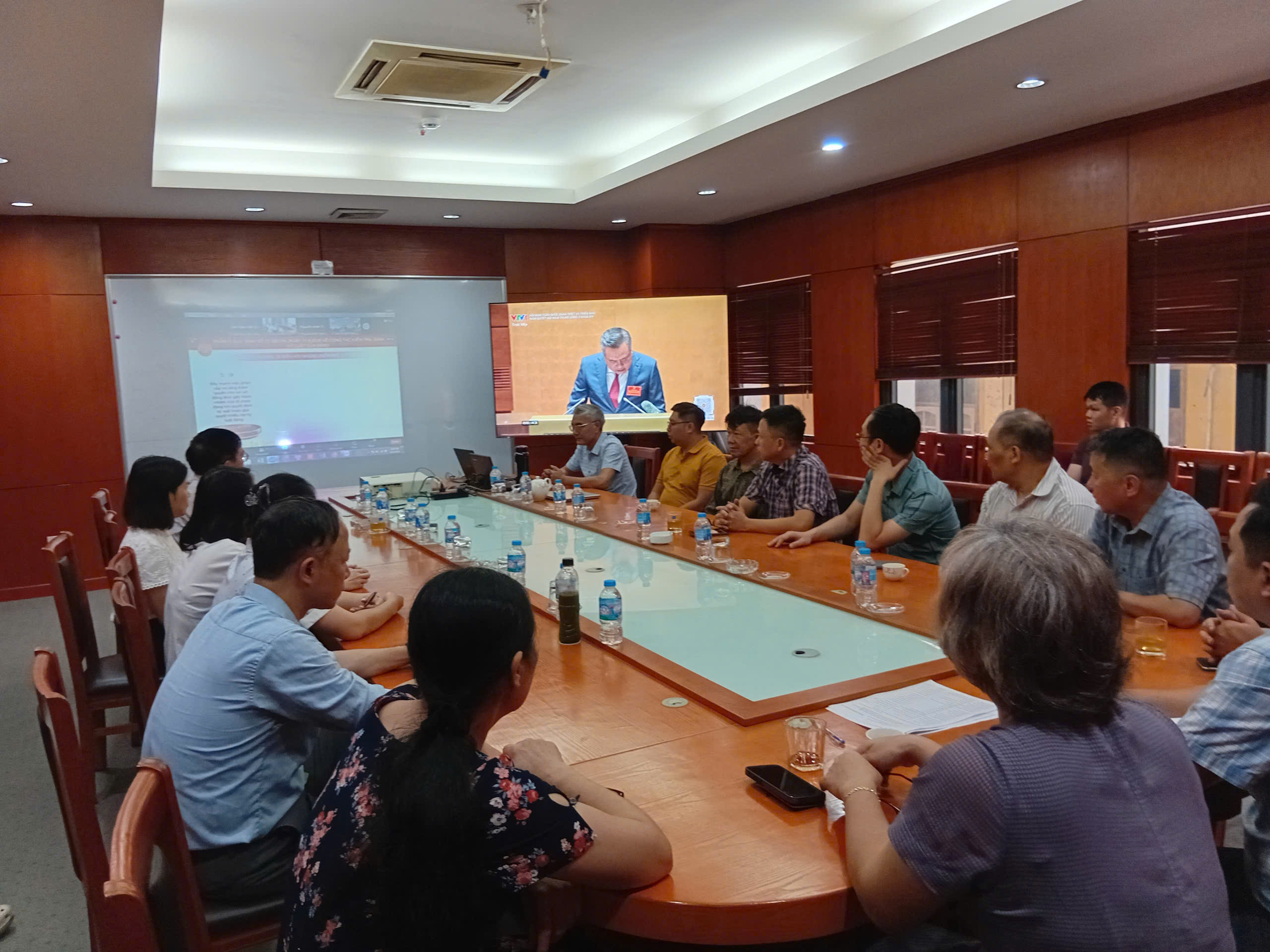 Hội nghị toàn quốc quán triệt và triển khai thực hiện Nghị quyết Hội nghị lần thứ hai, Ban Chấp hành Trung ương Đảng khóa XIV