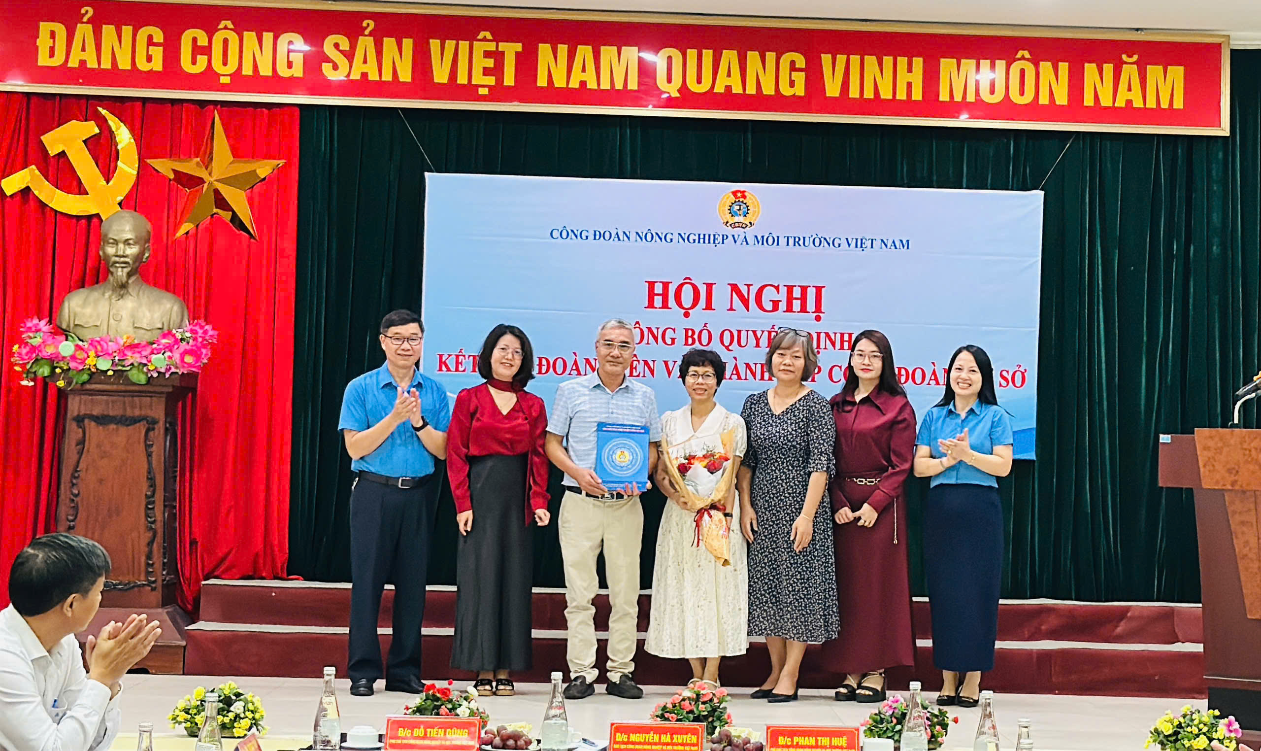 Hội nghị Công bố Quyết định Kết nạp Đoàn viên và Thành lập Công đoàn cơ sở